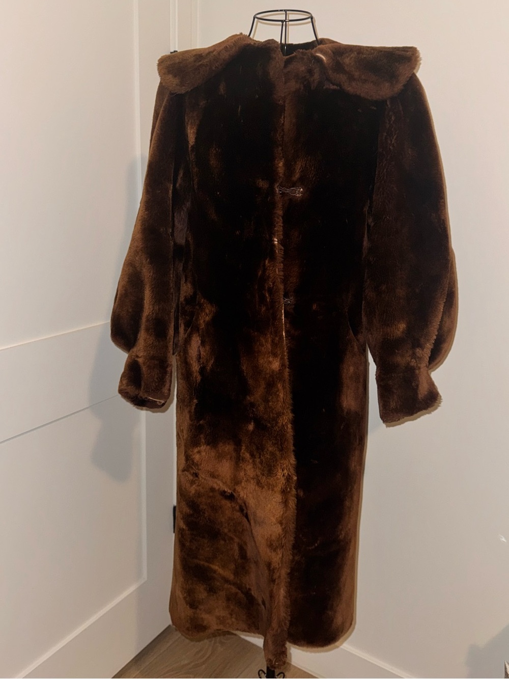 Ideal Mouton Vintage Dark Brown Real Fur Coat